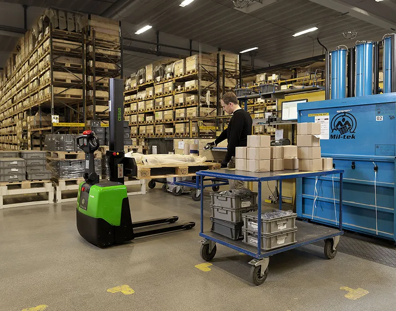 Loire Maine Manutention Vente Materiel De Manutention Angers Gerbeur Electrique S110